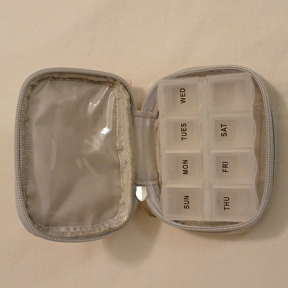 Pill case - Picture 3 of 8